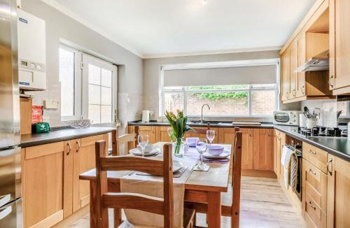 Bridlington Old Town House | Queen B's