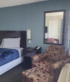 Amarillo Apartment | Queen Bed Hotel Room 214