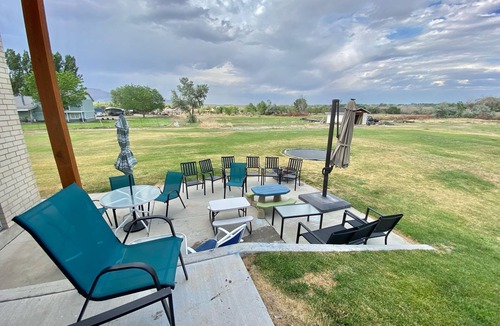 Emery County House | Queen Bed w/Private Bathroom
