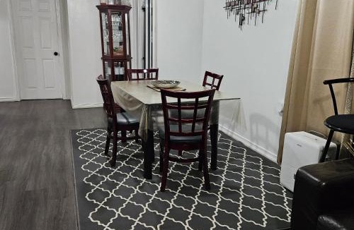 Rexdale Bed & Breakfast | Queen bedroom