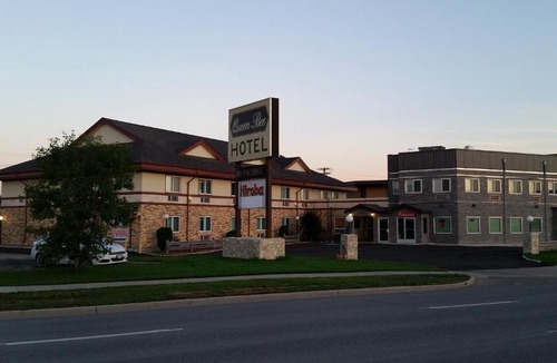 Fort Gary Hotel | Queen Bee Hotel