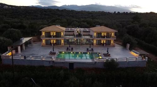 Amfilochia Villa | Queen Bee Luxury Villa- Sparto