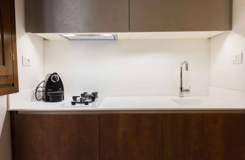 Oltrarno Apartment | Queen by MMega Homes & Villas
