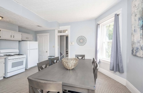 Mount Auburn Apartment | Queen City Suites 2 - For 4