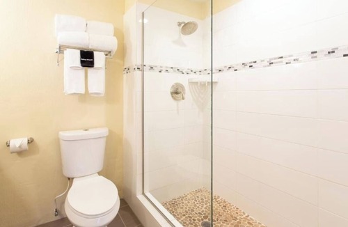 Estate East Street Hotel | Queen Comforts x3 | Urban Adventure Near Food, Culture & City Icons