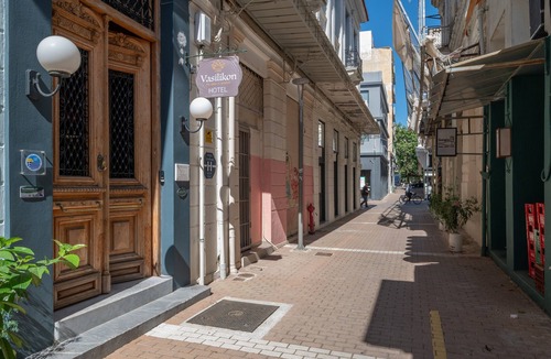 Kalamata Apartment | Queen Messene – Room with King-Size Bed and Balcony