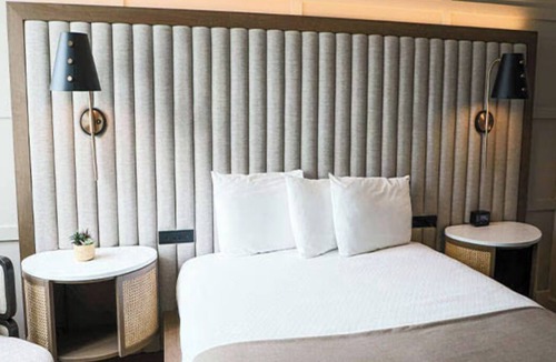 Beverly Heights Hotel | Queen | Riverside Hotel | Las Olas Blvd, New River, Walkable + Historic