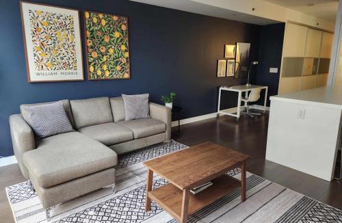 Fashion District Apartment | Queen St West Haven - Modern Loft, Downtown Toronto, Free Parking