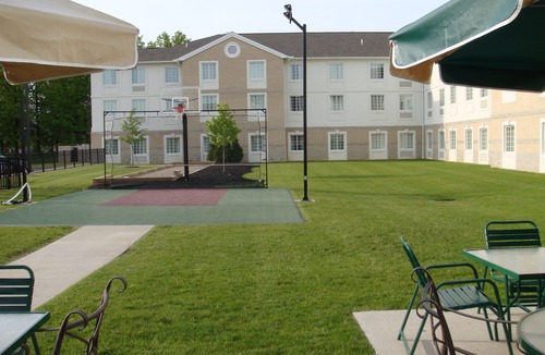Mayfield Heights Apartment | Queen Studio | 24-Hour Business Center, Fitness Center + Free Daily Breakfast
