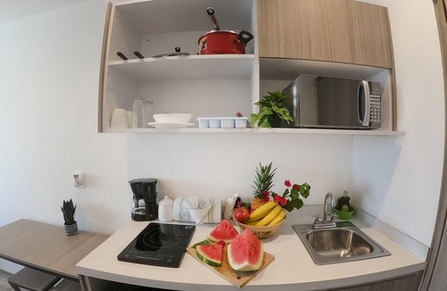 Zazil-ha Apartment | ~ Queen Studio PDC Oasis ~ POOL + ROOFTOP Lounge ~ Walk to 5ª Avenida & Best Pla