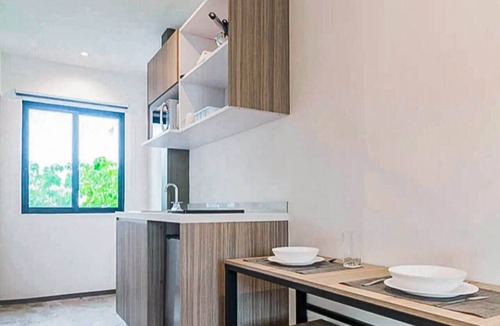 Zazil-ha Apartment | ~ Queen Studio PDC Oasis ~ POOL + ROOFTOP Lounge ~ Walk to 5ª Avenida & Best Pla