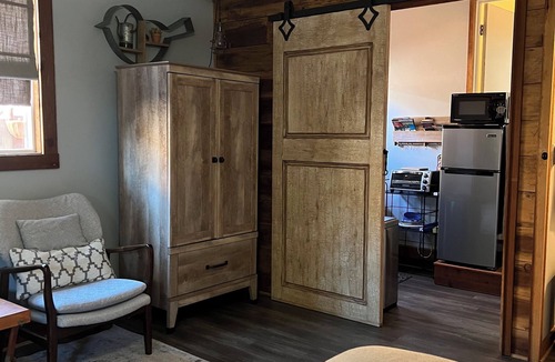 Willow Glen House | Queen studio, sleeps 2 people