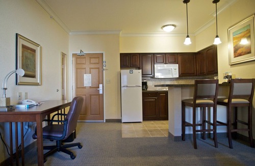 West San Antonio Apartment | Queen Studio Suite w/Free Daily Breakfast