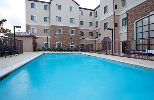 West San Antonio Apartment | Queen Studio Suite w/Free Daily Breakfast