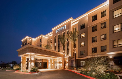Irvine Business Complex Apartment | Queen Studio w/Accessible Features + Breakfast