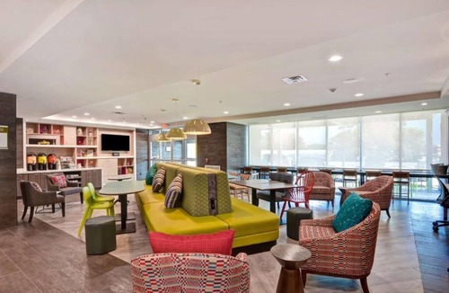 Lake Hamilton Hotel | Queen Studio w/Kitchen, Outdoor Pool, Free Breakfast & Free Parking Near Lake