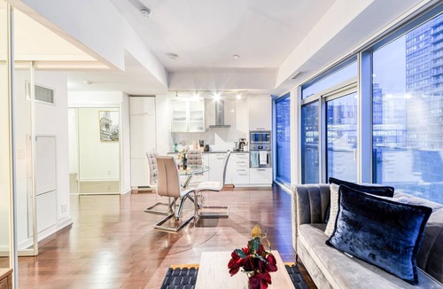 Old Town Hotel | Queen Verity Suites