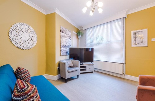 Chester House | Queens Avenue - Central Chester Home - Sleeps 9