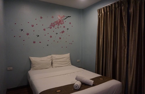 Chum Phae Hotel | Queens Hotel