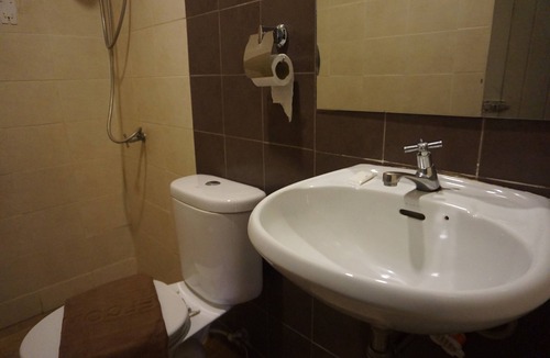 Chum Phae Hotel | Queens Hotel