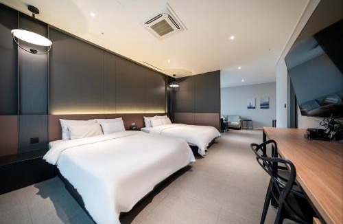 Janghang-dong Hotel | Queentown hotel