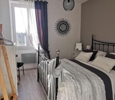 Confolens Bed & Breakfast | 'Quelle Belle Vue' Chambre d'Hote