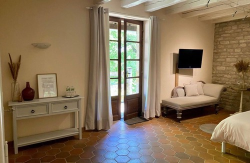 Gramat Bed & Breakfast | Quercy Room – Romantic & Authentic Retreat