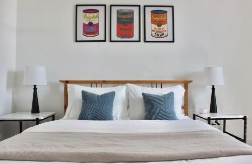 Peckville House | Quick Access to Downtown Stadiums North Shore