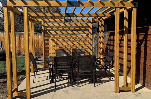 Laporte House | Quick access to state parks & bike trails. Giant backyard, pet-friendly!