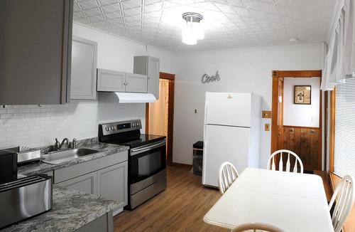South Lowell Apartment | Quick drive to downtown Lowell and Tsongas Center! Great restaurants nearby.