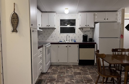 Clarksville Cottage | Quick Drive To Multiple Beaches! Chipola Cottage with Private Boat Ramp