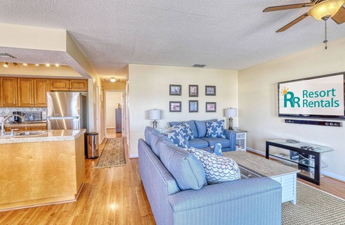 Indian Rocks Beach Villa | 🌊Quick Walk to Beach🌴Great Location🌞Indian Beach Villas 3A
