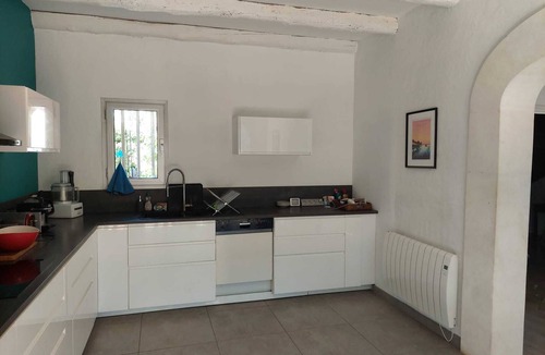 Saint-Saturnin-les-Avignon House | Quiet house with swimming pool, pergola, BBQ, garden with trees, 4 bedrooms and 3 bathrooms