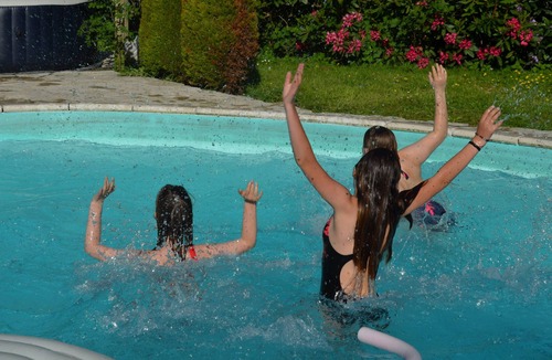 Anceaumeville Cottage | Quiet 14p gite ideal for families with heated swimming pool