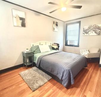 Gage Park Apartment | Quiet 1BR, Eat-In Kitchen, Close to Midway