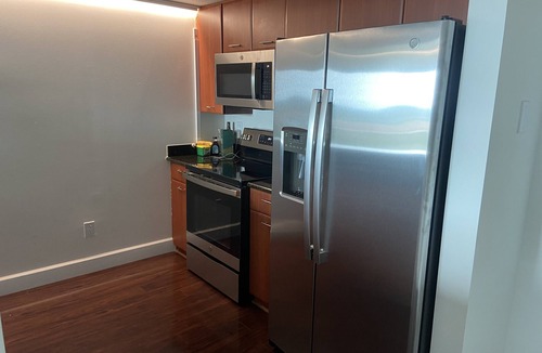 Tallahassee House | Quiet 2/2 High-rise at the Tallahassee Center