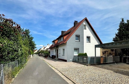 Bayreuth Apartment | Quiet 2-room apartment with garden, parking & Wi-Fi – near the Festival Theatre