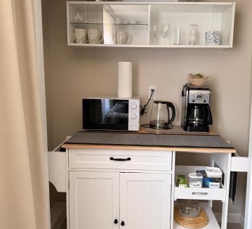 Osterville Apartment | Quiet 2BR Retreat - In-Unit WD - Free Beach Pass