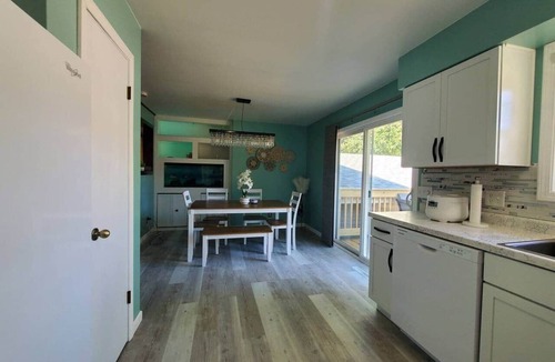 Eau Claire House | Quiet 3BR/2BA Near Mall, Shopping Centers, & I-94