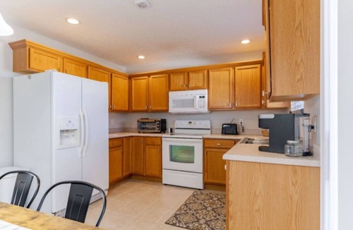 Elizabethtown Condo | Quiet 3BR Duplex Ideal for Travel, Long-Term Stays, Nurses, & Military Guests
