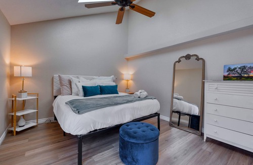 Orangevale House | Quiet 4bdrm home with back yard