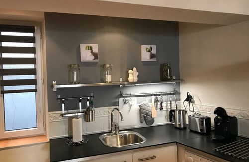 Cassis House | Quiet, air-conditioned apartment for 4 in city center