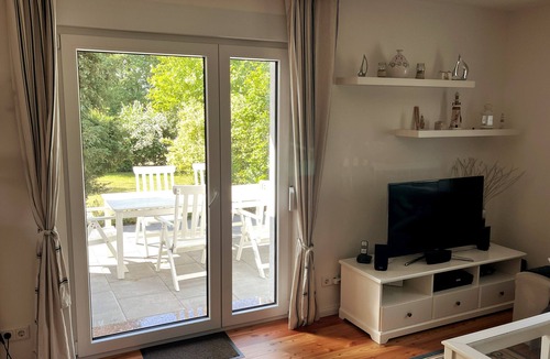Rugen Island House | Quiet and Charming Holiday Home with Private Terrace, Garden, and Wi-Fi in Putbus