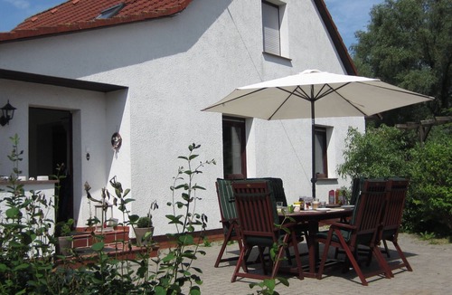 Rugen Island House | Quiet and Charming Holiday Home with Private Terrace, Garden, and Wi-Fi in Putbus