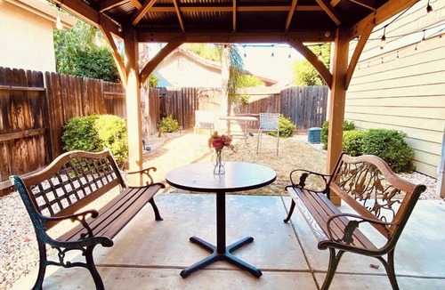 Tracy House | Quiet and Civilized Community ，Big RV Parking，Five-star reviews on website air….
