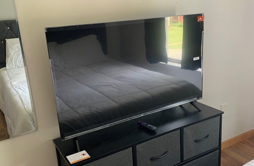 Macomb Apartment | Quiet and comfort one bedroom apt, close to WIU, a kitchen free parking, TV