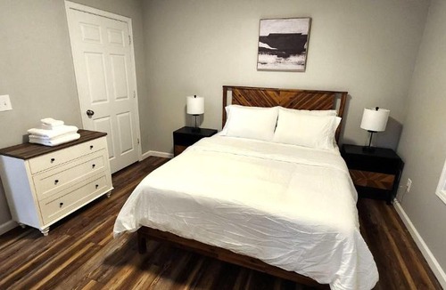 Salem Apartment | Quiet and Comfortable 2 BD Duplex