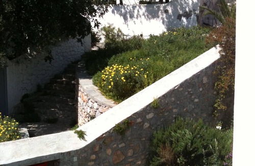 idhra House | Quiet and Cosy Stone House in Hydra