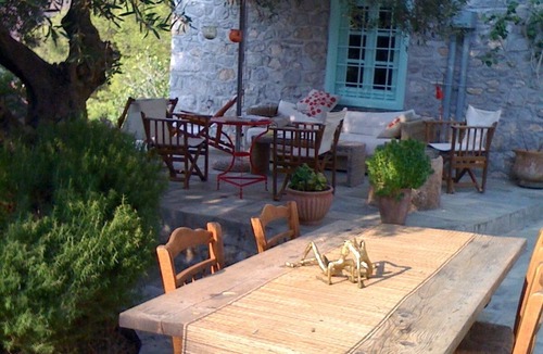 idhra House | Quiet and Cosy Stone House in Hydra