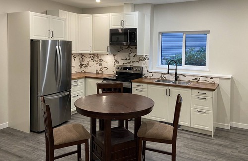 Madeira Park House | Quiet and private suite by the sea